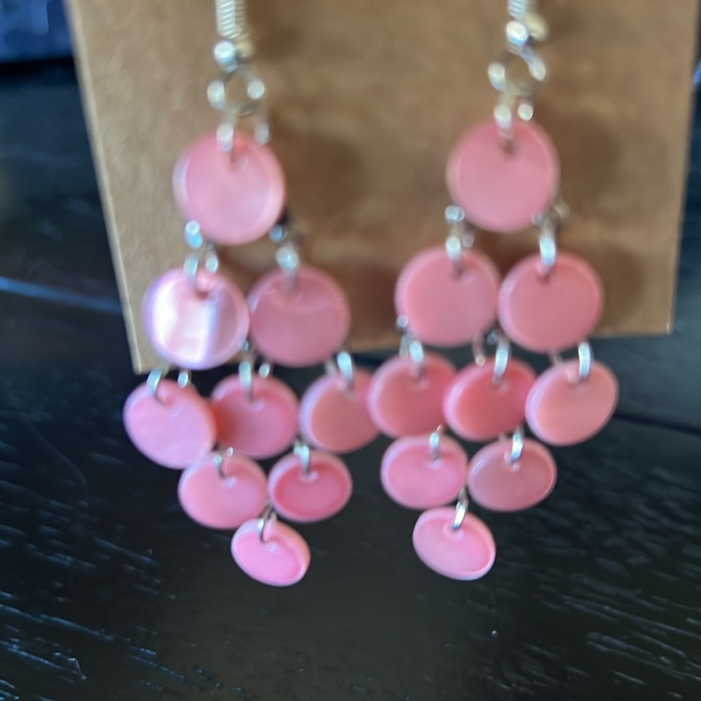 Natural seashell chandelier earrings-NWT - Picture 2 of 2